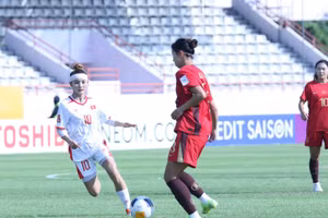 Đội tuyển U20 nữ Việt Nam (áo trắng) rút nhiều bài học sau trận thua U20 nữ Trung Quốc. (Ảnh: VFF)