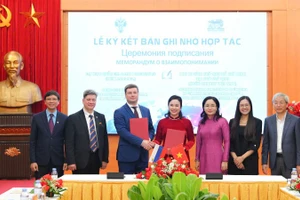 Đại diện Khu Di tích Chủ tịch Hồ Chí Minh tại Phủ Chủ tịch và Đại học Quốc gia Saint Petersburg (Liên bang Nga) ký kết Bản ghi nhớ hợp tác giai đoạn 2025-2030.