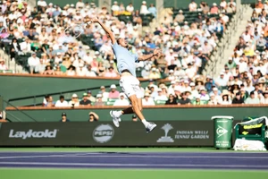 Daniil Medvedev xuất sắc vượt qua tay vợt số 1 thế giới Carlos Alcaraz để tiến vào chung kết. (Ảnh: BNP Paribas Open)
