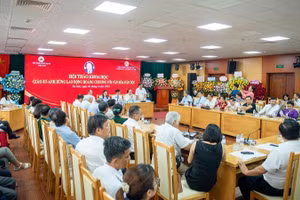 Toàn cảnh Hội thảo “Giáo sư, Anh hùng Lao động Hoàng Chương với văn hóa dân tộc”.