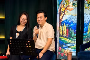 Lâm Trường, Cẩm Ly hào hứng tập luyện cho đêm nhạc "Vé về thanh xuân". (Ảnh: BTC)