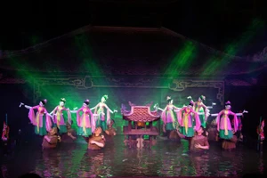 Tiết mục nghệ thuật chào mừng buổi lễ.