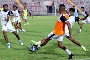 Đội tuyển Bangladesh trong một buổi tập luyện. (Ảnh: BFF)