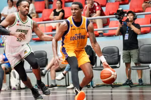 Cleveland Jackson chỉ huy các pha đột phá đa dạng vào khu vực hình thang của Cantho Catfish. (Ảnh: VBA)