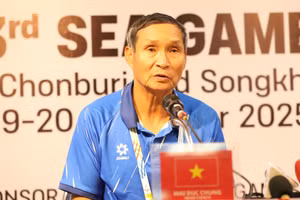 Huấn luyện viên Mai Đức Chung tại buổi họp báo sau trận thắng 2-0 trước Myanmar. (Ảnh: VFF)