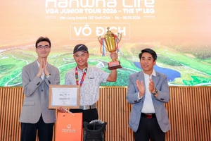 Nguyễn Văn Hòa vô địch chặng 1 với điểm số -5 sau ba vòng đấu. (Ảnh: VGA)