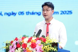 Kiều Tuấn Định, sinh viên ngành Hệ thống nhúng và IoT, Đại học Bách Khoa Hà Nội, đại diện học sinh, sinh viên, người học cả nước phát biểu tại lễ khai giảng năm học mới 2025-2026.