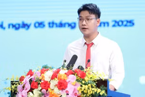 Kiều Tuấn Định, sinh viên ngành Hệ thống nhúng và IoT, Đại học Bách Khoa Hà Nội, đại diện học sinh, sinh viên, người học cả nước phát biểu tại lễ khai giảng năm học mới 2025-2026.