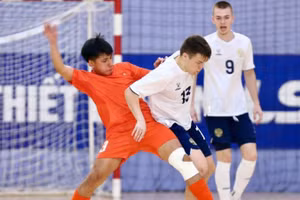 Đội tuyển U19 futsal Việt Nam chấp nhận thất bại trước đối thủ mạnh là U19 futsal Nga. (Ảnh: VFF)