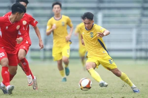 U19 Sông Lam Nghệ An (áo vàng) lên ngôi vô địch Giải bóng đá vô địch U19 Quốc gia 2025/2026. (Ảnh: VFF)