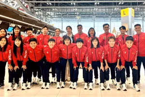 Ban huấn luyện cùng các thành viên đội tuyển futsal nữ Việt Nam khép lại hành trình đáng nhớ. (Ảnh: VFF)