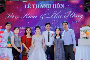 Vợ chồng Đại úy Nguyễn Văn Kiên trong ngày hạnh phúc. 