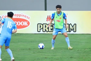 Tiền đạo Nguyễn Trần Việt Cường đặt mục tiêu góp mặt trong đội hình ra sân của đội tuyển Việt Nam. (Ảnh: MINH DÂN)