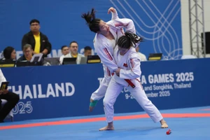 Cặp đôi võ sĩ Phùng Thị Hồng Ngọc-Nguyễn Ngọc Bích mang về huy chương đầu tiên cho thể thao Việt Nam tại SEA Games 33. 