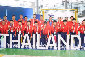 Ban huấn luyện và các cầu thủ tuyển futsal Việt Nam sẵn sàng cho hành trình SEA Games 33. (Ảnh: VFF)