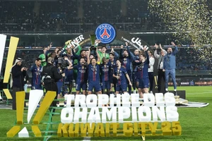 Paris Saint-Germain đăng quang Siêu cúp Pháp.