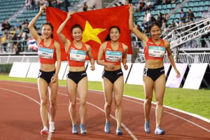 Các cô gái vàng ở môn Điền kinh.