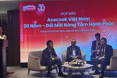 Lãnh đạo Công ty Acecook Việt Nam tại họp báo công bố chiến lược phát triển mới - “Cook Happiness Through Innovation – Đổi Mới Nâng Tầm Hạnh Phúc” diễn ra tại Thành phố Hồ Chí Minh.