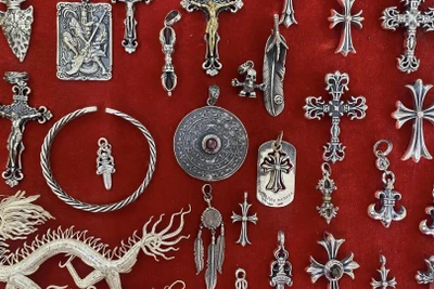 Một số đồ trang sức bằng bạc. (Ảnh minh họa: TTXVN)