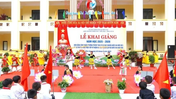 Không khí náo nức trong Lễ khai giảng năm học mới 2025-2026 diễn ra tại các trường trên địa bàn tỉnh vùng cao Tuyên Quang.