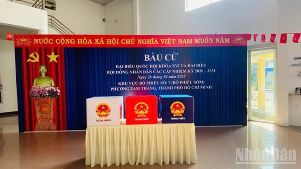 Khu vực bỏ phiếu sớm số 7, bầu đại biểu Quốc hội khóa XVI và đại biểu Hội đồng nhân dân các cấp nhiệm kỳ 2026-2031, ngày 26/2/2026, tại phường Tam Thắng, Thành phố Hồ Chí Minh. (Ảnh: HẢI CHÍNH) 