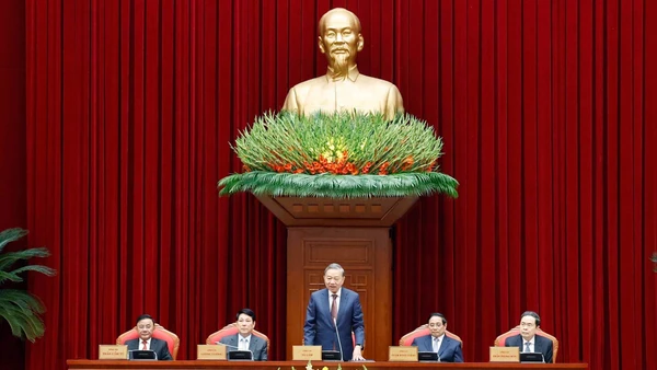 Tổng Bí thư Tô Lâm và các đồng chí lãnh đạo Đảng, Nhà nước tại cuộc gặp mặt. (Ảnh: TTXVN)