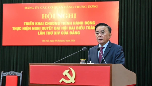 Đồng chí Trần Cẩm Tú, Ủy viên Bộ Chính trị, Thường trực Ban Bí thư, Bí thư Đảng ủy các cơ quan Đảng Trung ương phát biểu kết luận hội nghị. (Ảnh: DUY LINH)