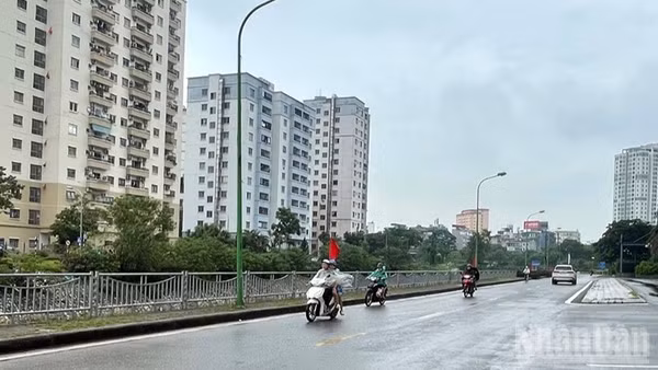 Dự báo khu vực Hà Nội sáng có lúc có mưa, trưa chiều giảm mây hửng nắng. (Ảnh minh họa: Đ.T)