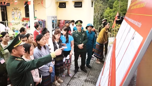 Bản Hôi Rấy, xã Trường Sơn, tỉnh Quảng Trị trước giờ bầu cử sớm. (Ảnh: HƯƠNG GIANG)