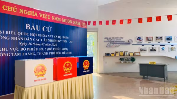 Khu vực bỏ phiếu sớm số 7, bầu đại biểu Quốc hội khóa XVI và đại biểu Hội đồng nhân dân các cấp nhiệm kỳ 2026-2031, ngày 26/2/2026, tại phường Tam Thắng, Thành phố Hồ Chí Minh. (Ảnh: HẢI CHÍNH)