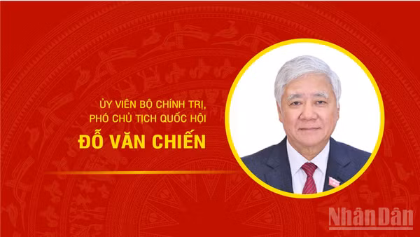[Infographic] Tiểu sử Phó Chủ tịch Quốc hội Đỗ Văn Chiến