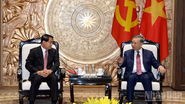 Tổng Bí thư, Chủ tịch nước Tô Lâm phát biểu tại buổi tiếp Đoàn đại biểu thủ đô Viêng Chăn (Lào). (Ảnh: ĐĂNG KHOA)