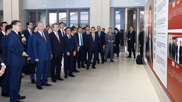 Tổng Bí thư, Chủ tịch nước Tô Lâm khảo sát tại Khu khởi động của Khu mới Hùng An, tỉnh Hà Bắc (Trung Quốc). (Ảnh: Thống Nhất/TTXVN)