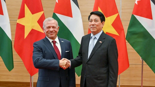 Chủ tịch nước Lương Cường và Quốc vương Jordan Abdullah II Ibn Al-Hussein. (Ảnh: THỦY NGUYÊN)