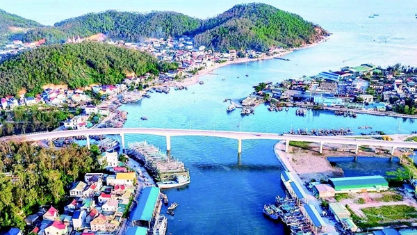 Cầu Lạch Quèn thuộc dự án đường ven biển Nghi Sơn-Cửa Lò.