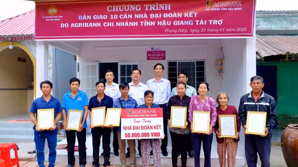 Agribank chung tay xây dựng mái ấm cho người nghèo.