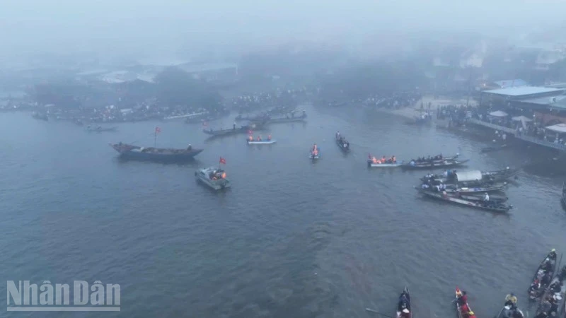 Thuyền chìm trong lễ hội cầu ngư ở Thuận An, hai người tử vong