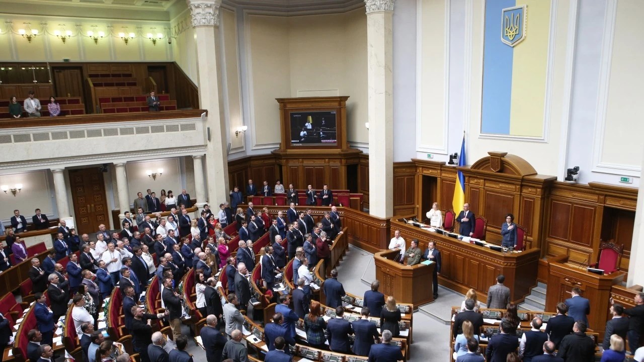 Ukraine gia hạn thiết quân luật và tổng động viên thêm 90 ngày