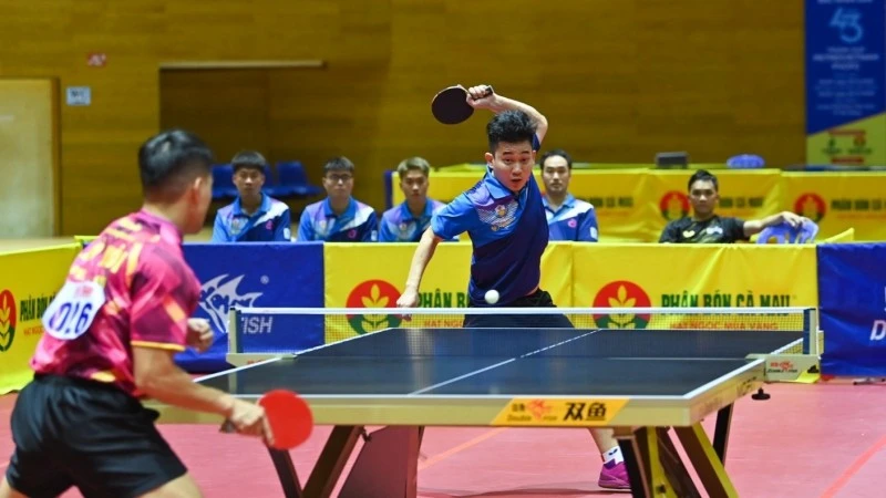 Lê Đình Đức thi đấu nổi bật tại giải vô địch quốc gia, trong đó có trận thắng đương kim vô địch Nguyễn Anh Tú 3-0. (Ảnh: Duy Linh)