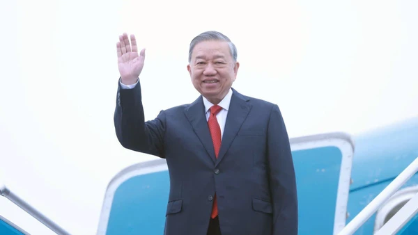 Tổng Bí thư Tô Lâm rời Thủ đô Hà Nội, lên đường thăm cấp Nhà nước tới CHDCND Lào. (Ảnh: Thống Nhất – TTXVN)