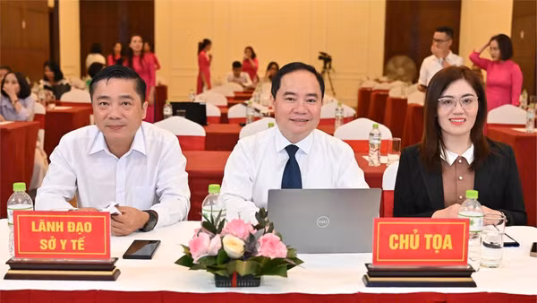 Các đại biểu tham dự hội thảo khoa học.