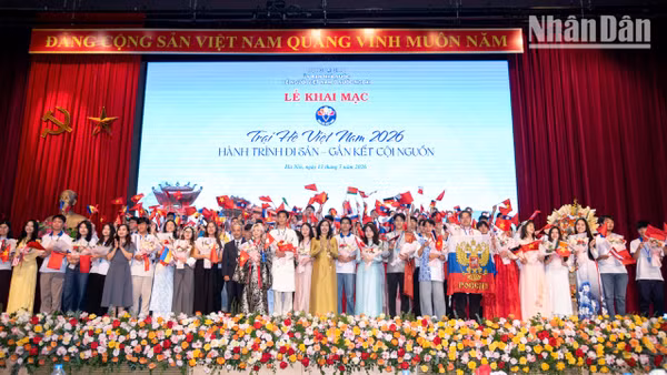 "Hành trình di sản, gắn kết cội nguồn" đưa hơn 100 đại biểu trẻ về các tỉnh miền trung và hứa hẹn những kỷ niệm khó quên trên mảnh đất quê hương.