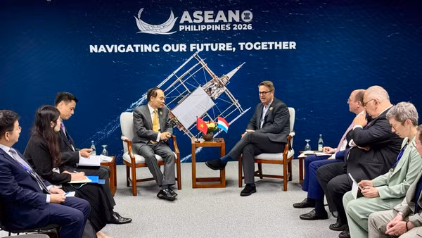 Phó Thủ tướng, Bộ trưởng Ngoại giao Xavier Bettel bày tỏ ấn tượng trước đà phát triển mạnh mẽ của kinh tế Việt Nam.