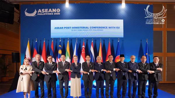 Việt Nam đề nghị ASEAN và EU tăng cường phối hợp thúc đẩy đối thoại, xây dựng lòng tin, đề cao chủ nghĩa đa phương và luật pháp quốc tế.