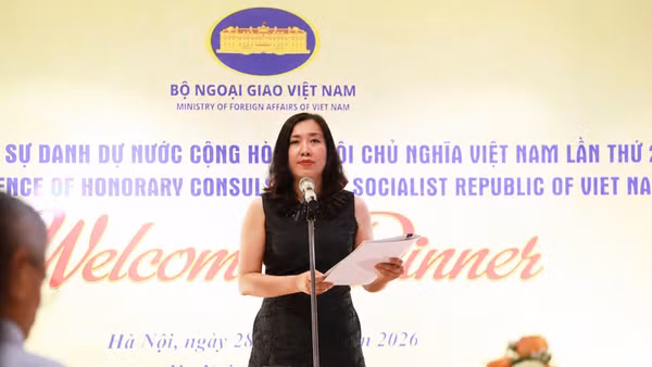 Thứ trưởng Ngoại giao Lê Thị Thu Hằng phát biểu tại một sự kiện trong khuôn khổ Hội nghị Lãnh sự danh dự Việt Nam lần thứ II diễn ra từ ngày 28-31/7 tại Hà Nội, Hải Phòng và Quảng Ninh.