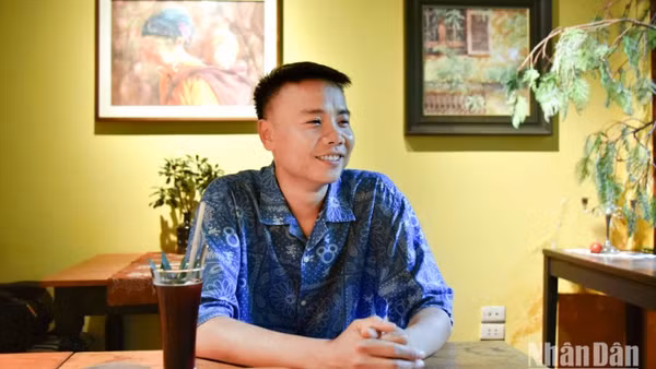 Họa sĩ trẻ Doãn Đức Tiến.
