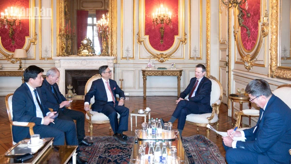 Chuyến công tác Marseille của Đại sứ Trịnh Đức Hải và đoàn công tác mở ra một chương hợp tác thực chất và sâu rộng. (Ảnh: MINH DUY)