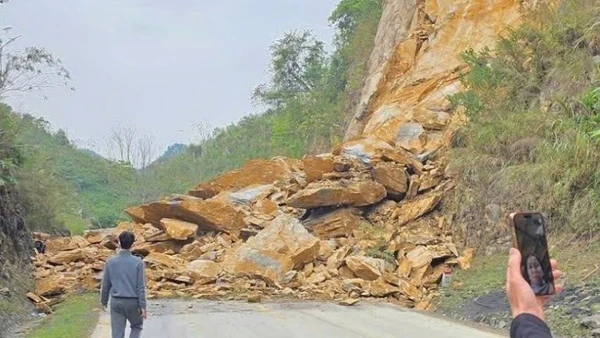 Hiện trường vụ sạt lở.