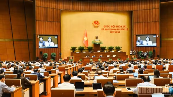 Quang cảnh một phiên họp ở hội trường tại Kỳ họp không thường lệ thứ nhất, Quốc hội khóa XVI. (Ảnh: DUY LINH)