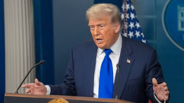 Tổng thống Mỹ Donald Trump phát biểu họp báo tại Nhà Trắng ở Washington, D.C. (Ảnh: THX/TTXVN)
